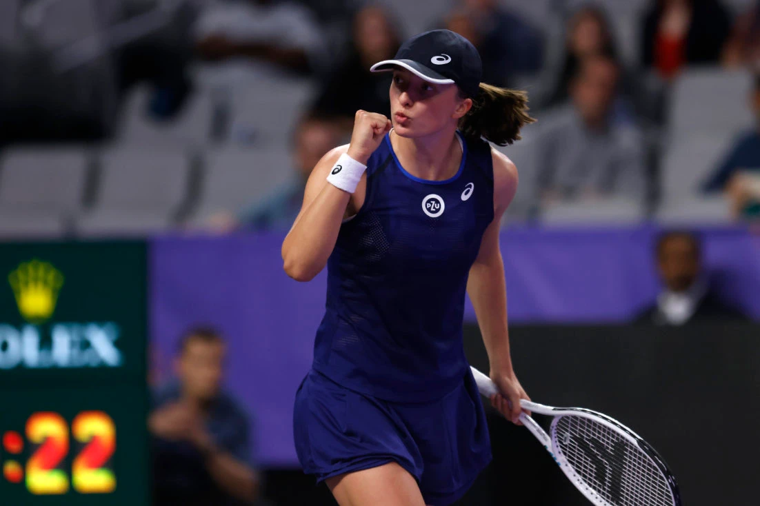 Swiatek cruises to win over Kasatkina