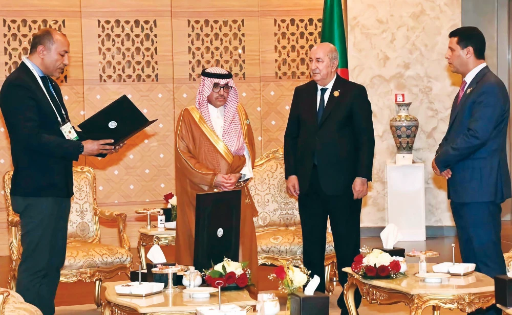 Arab Tourism Organization honors Algerian leader for supporting industry