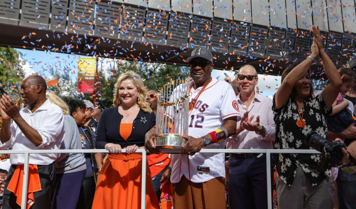 Dusty Baker Jr. and Melissa Baker , Houston Mayor Sylvester Turner, Astros Owner Jim Crane and wife Whitney Crane, participate in the World Series Parade on Nov. 7, 2022 in Houston, Texas. (AFP)