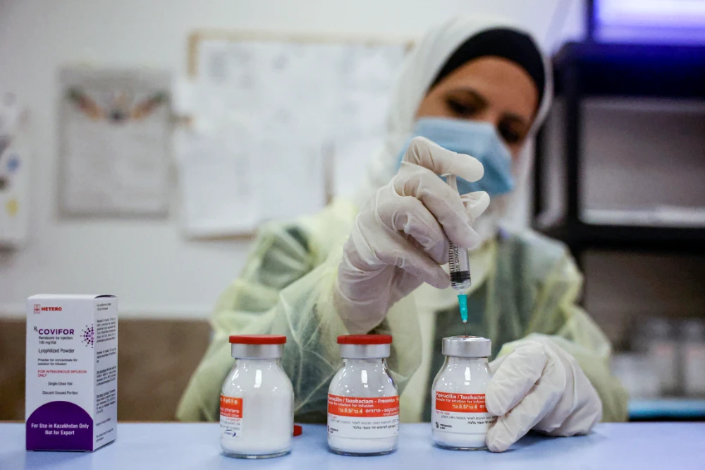 Saudi Arabia’s Tetamman clinics offer treatment and advice to those with virus symptoms. (AFP)