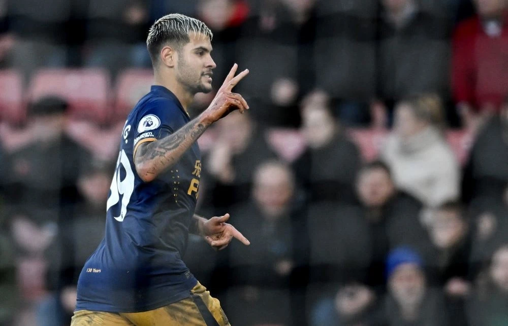 Bruno Guimaraes celebrates scoring Newcastle United’s fourth goal in their 4-1 win over Southampton at St. Mary’s Stadium, Southampton, Britain, Nov. 6, 2022. (Reuters)