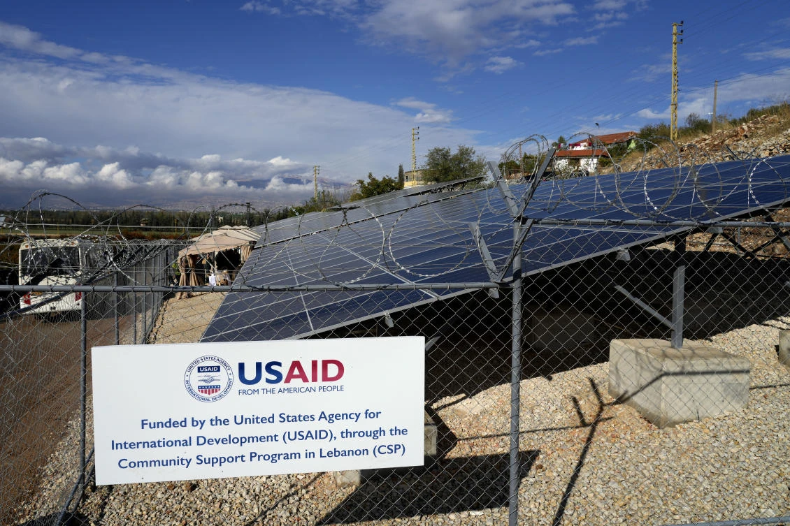 Lebanon receives US food aid, Egyptian medical supplies to combat cholera