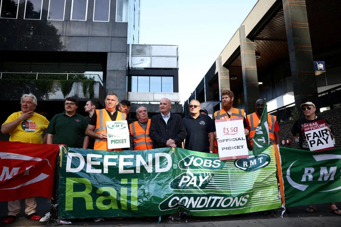 100,000 civil servants latest to join UK strikes