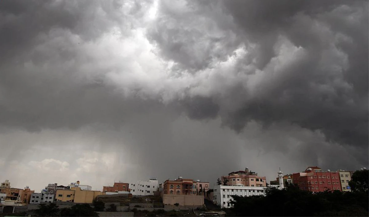 Saudi Civil Defense issues weather warnings