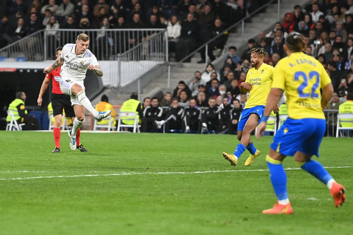 Real Madrid beats Cadiz to cut Barca’s lead ahead of World Cup
