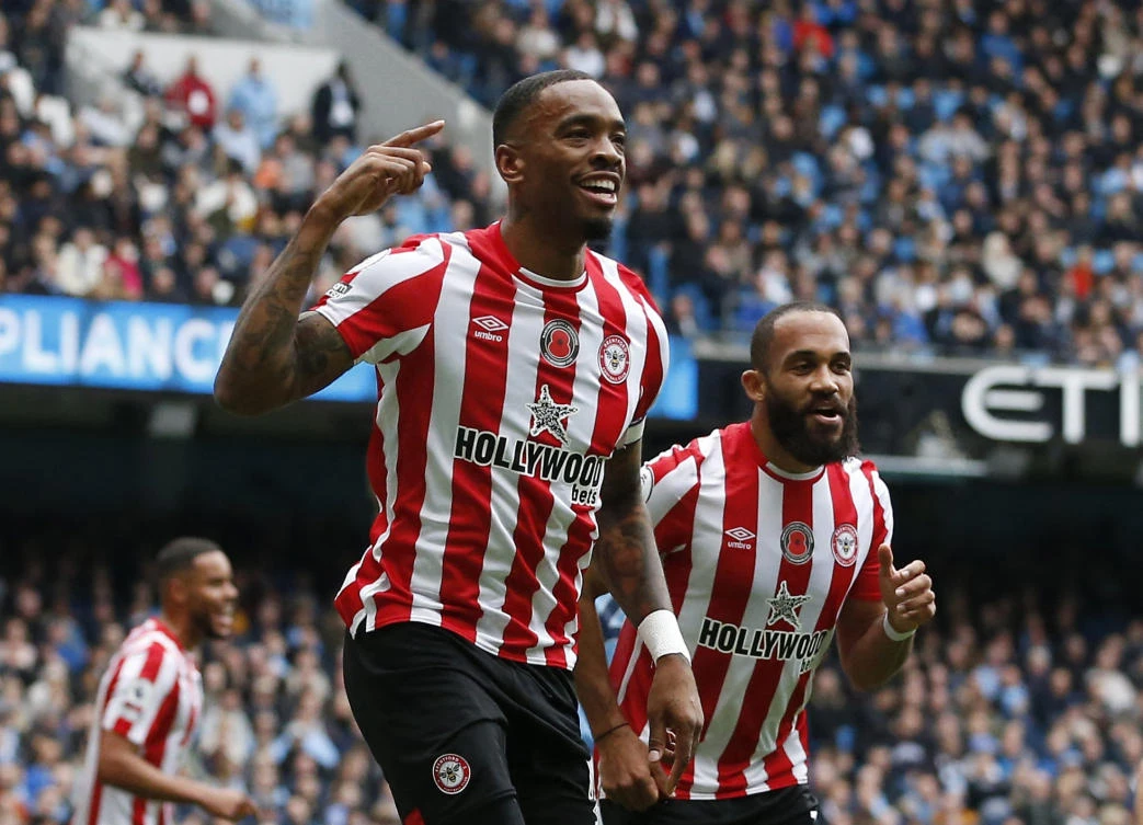 Brentford stun Manchester City thanks to Toney double