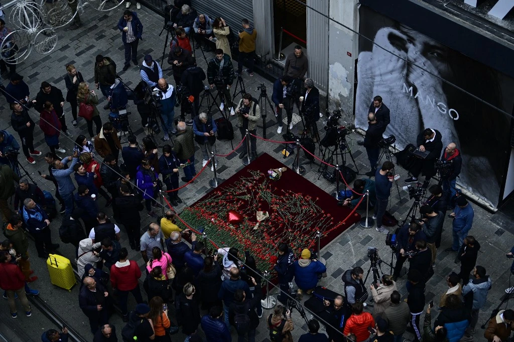 Turkey imposes temporary ban on media coverage of Istanbul bombing