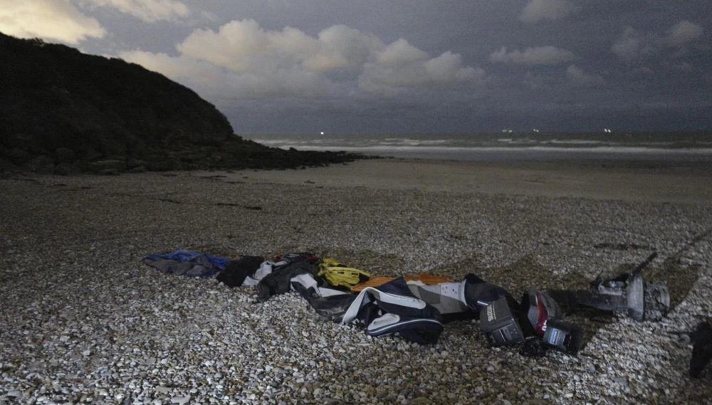 French, British rescuers passed buck as migrants drowned: reports