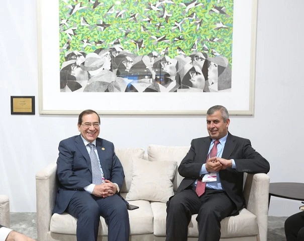 Tarek El-Molla, Egypt’s minister of petroleum and mineral resources, and Saleh Al-Kharabsheh, Jordan’s minister of energy and mineral resources, discuss opportunities to develop natural gas and hydrogen resources. (@MOPEgypt)