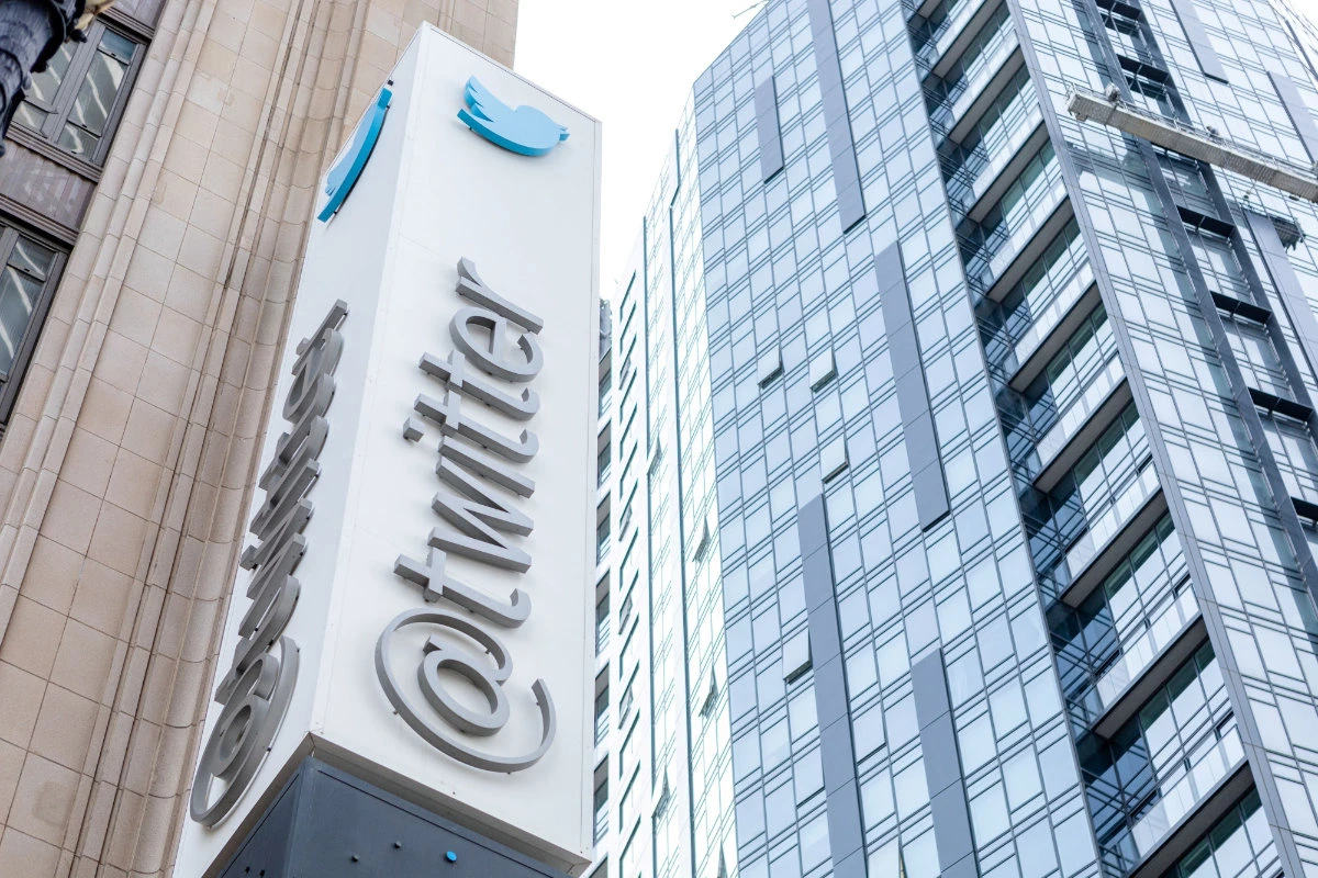 Twitter's new boss Elon Musk has asked staff to choose by Nov. 17, 2022 between being "extremely hardcore" and working intense, long hours, or losing their jobs. (AFP)