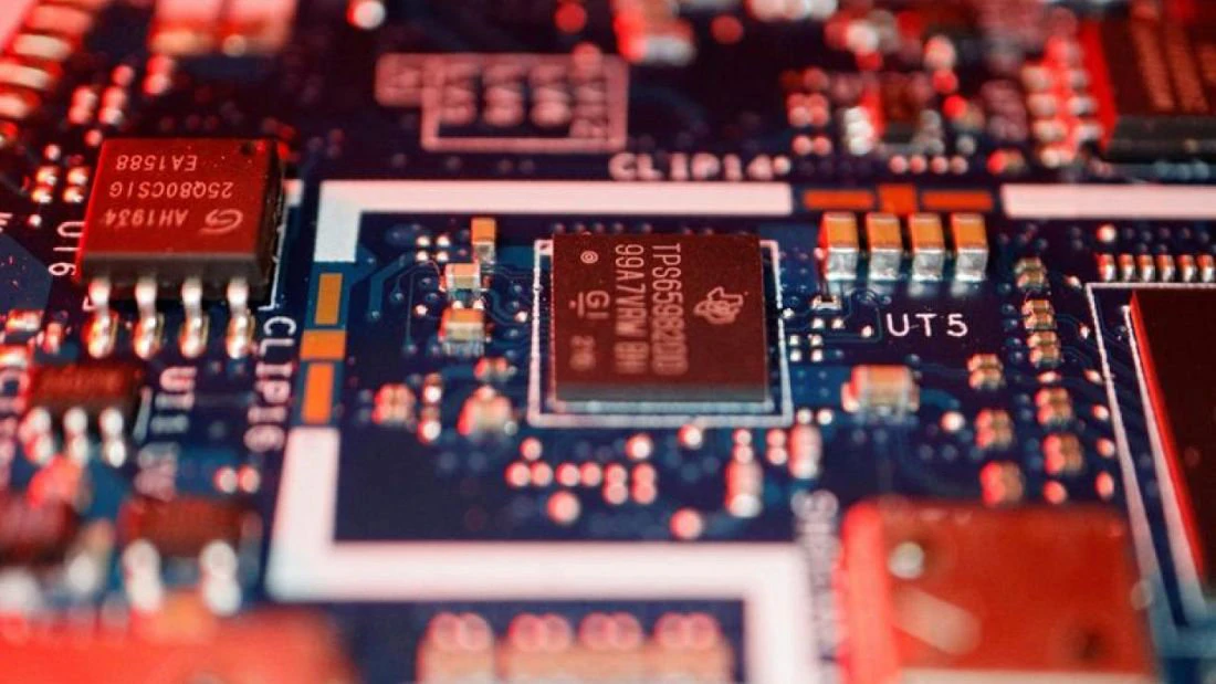 US senators push to ban government deals with Chinese chipmakers — Politico