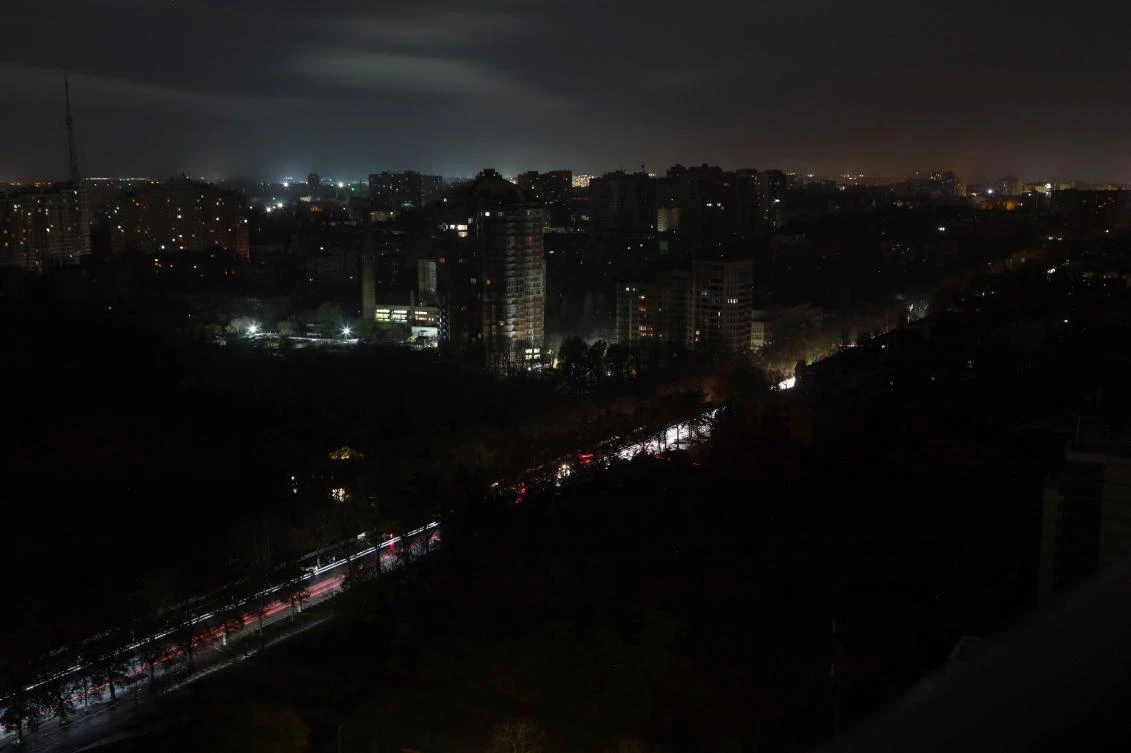 Ukrainians suffer in cold, darkness as president implores UN to punish Russia