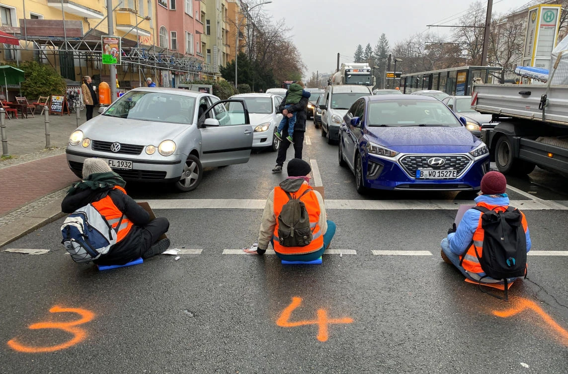 Climate activists prompt closure of Berlin airport runways