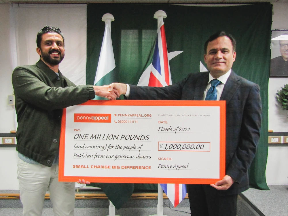Pakistan envoy helps UK charity raise $1.2m for flood victims