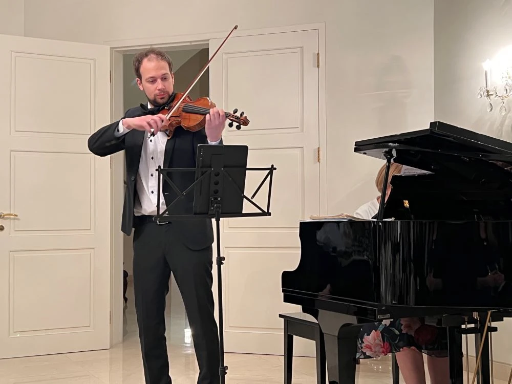 Daniel Auner plays the violin at the Austrian Embassy. (AN Photo)