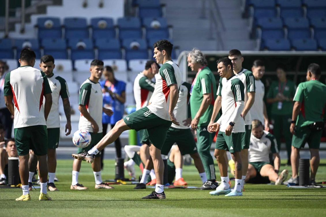 Mexico’s forward Raul Jimenez takes part in a training session at the Al Khor SC in Al Khor, north of Doha on Tuesday, on the eve of their World Cup match against Saudi Arabia. (AFP)