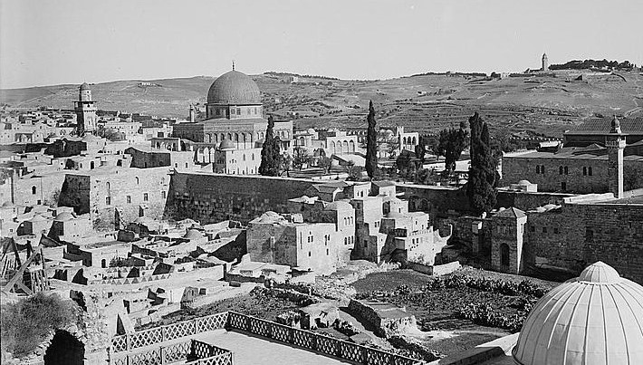 The Moroccan Quarter of East Jerusalem, which was destroyed by Israeli forces at the end of the Six-Day War. (Wikimedia Commons)