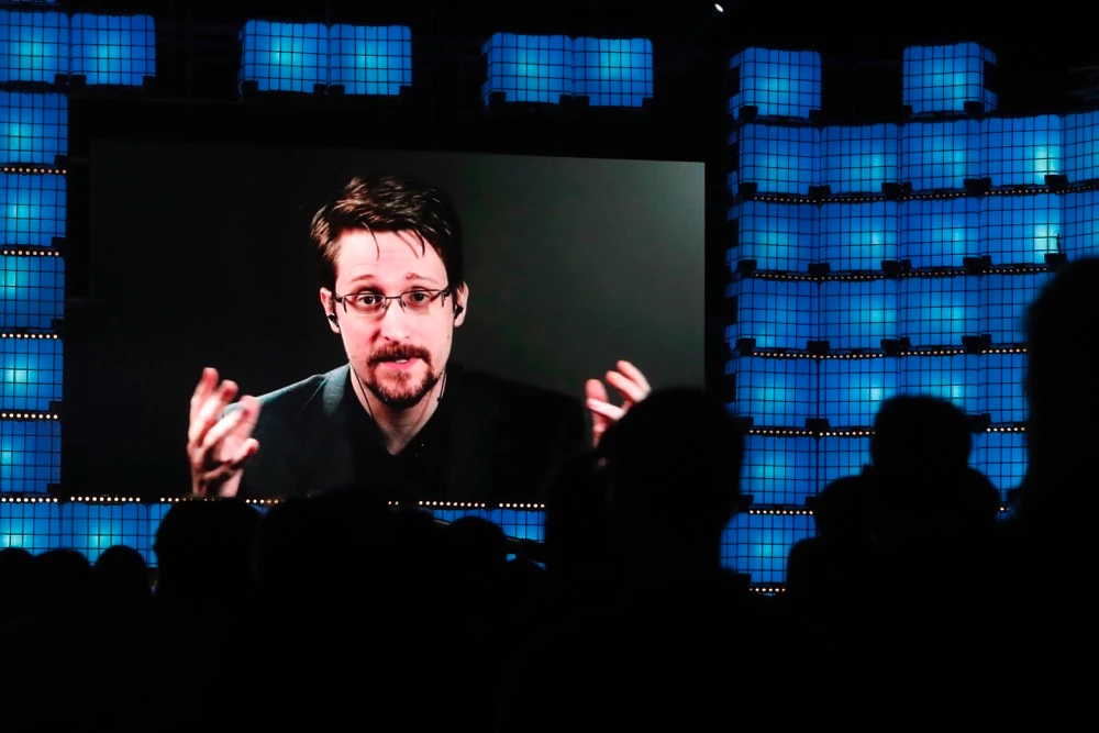 US whistleblower Snowden gets a Russian passport – TASS