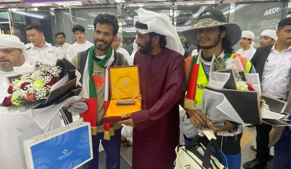 Saudi adventurers complete 1,200 km walk to mark UAE National Day