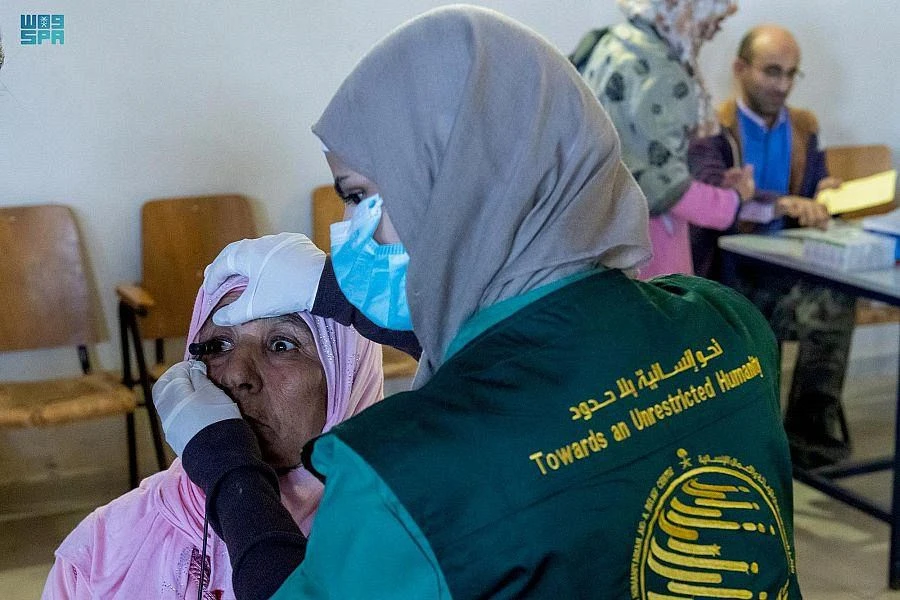 Under Saudi Noor Voluntary Program, doctors performed 462 cataract removal operations and examined 5,800 patients. (SPA)