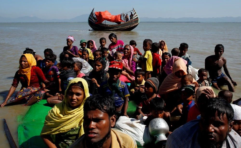 Calls mount on Malaysia to rescue 160 Rohingya refugees stranded at sea