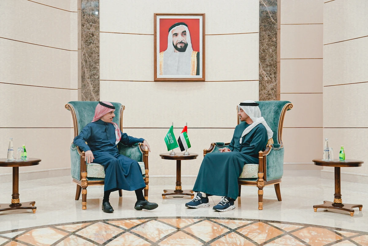 Sheikh Abdullah bin Zayed Al-Nahyan receives Saudi Foreign Minister Prince Faisal bin Farhan in Abu Dhabi. (WAM)
