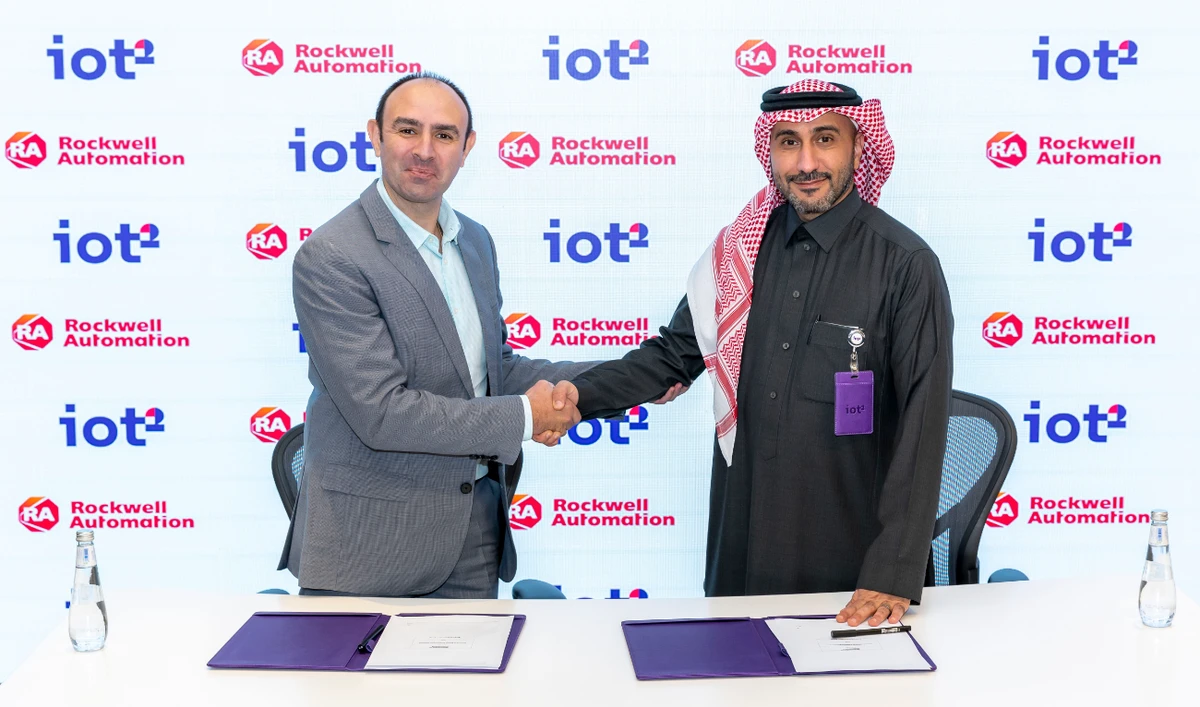 The MoU was signed by Othman Al-Dahash, CEO of iot squared, and Sebastian Grau, regional vice president for sales in the Middle East, Turkiye, and Africa at Rockwell Automation.