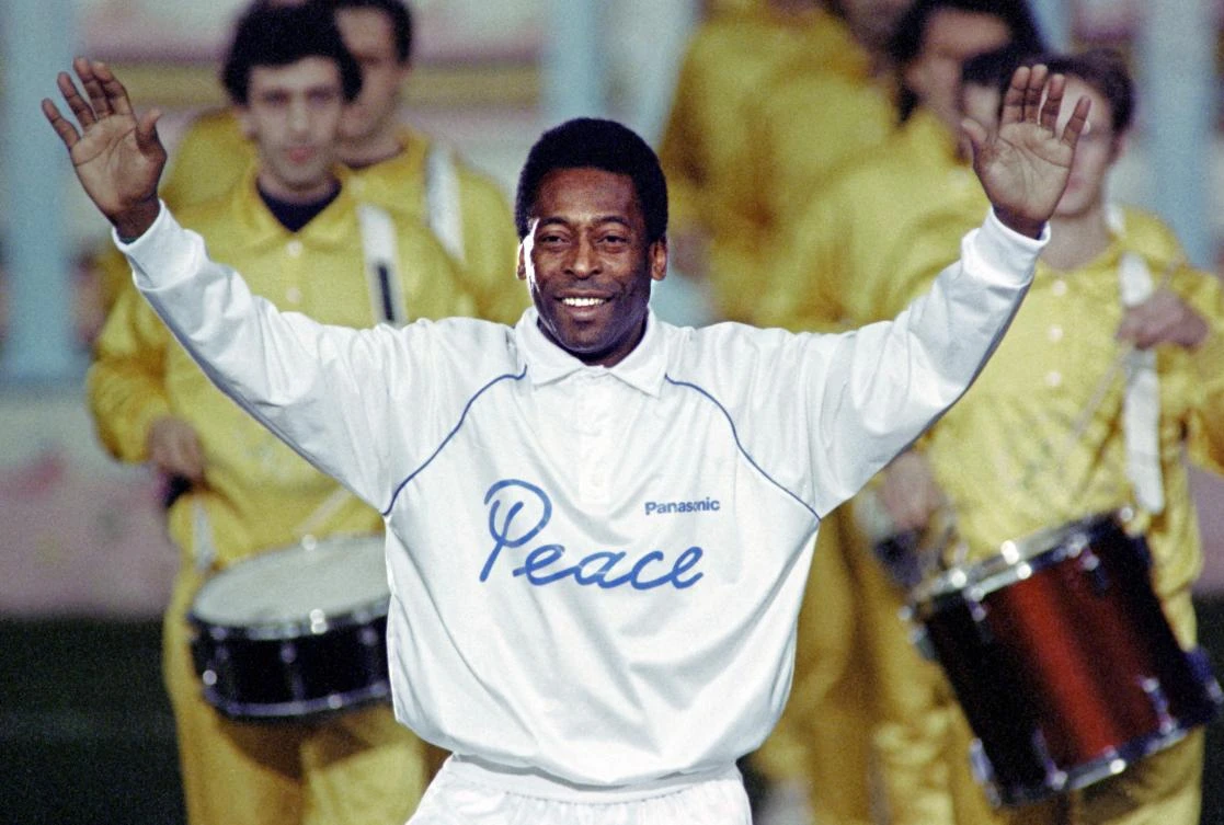 Pelé’s family gathers at hospital in Sao Paulo