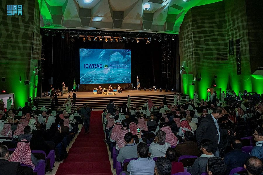 Minister of Environment, Water and Agriculture Abdulrahman Al-Fadli opens International Conference on Water Resources and Arid Environments. (SPA)