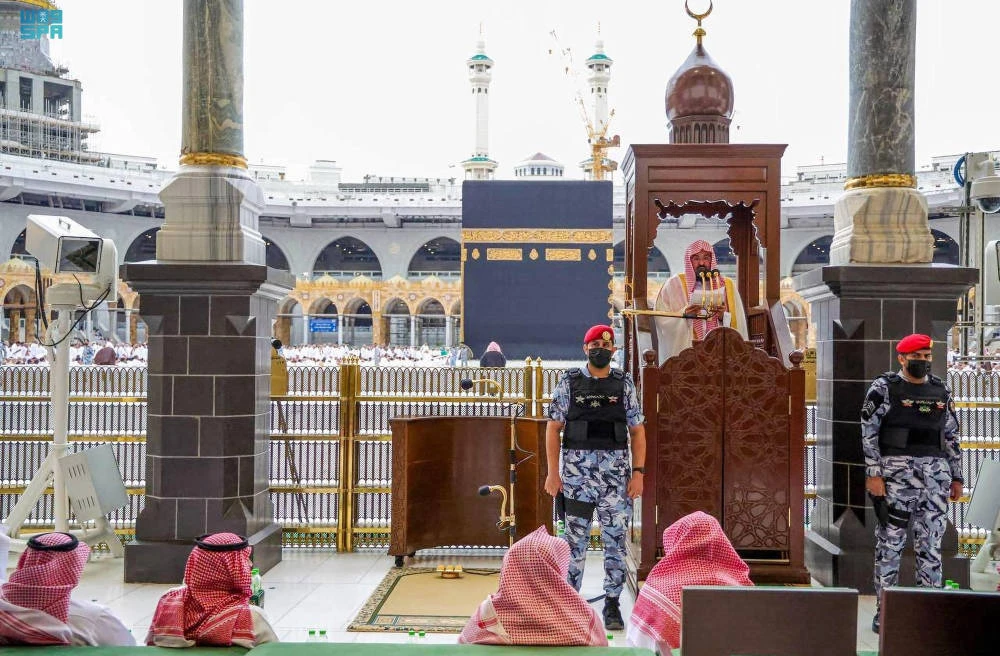 The Friday sermon was translated into several languages and offered on 2,800 translation devices. (SPA)