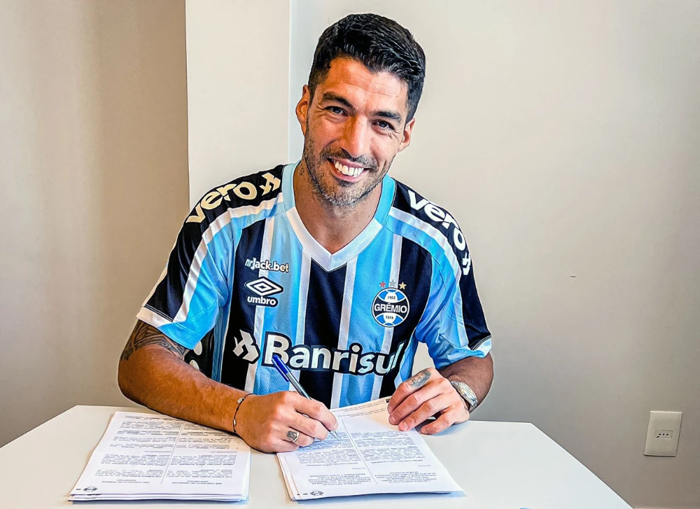 Uruguay striker Luis Suárez joining Brazil’s Gremio