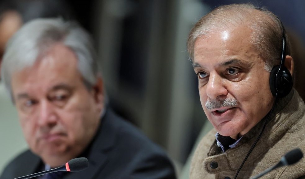 Pakistan PM Shehbaz Sharif and UN Secretary-General Antonio Guterres, Geneva, Switzerland, Jan. 9, 2023. (Reuters)