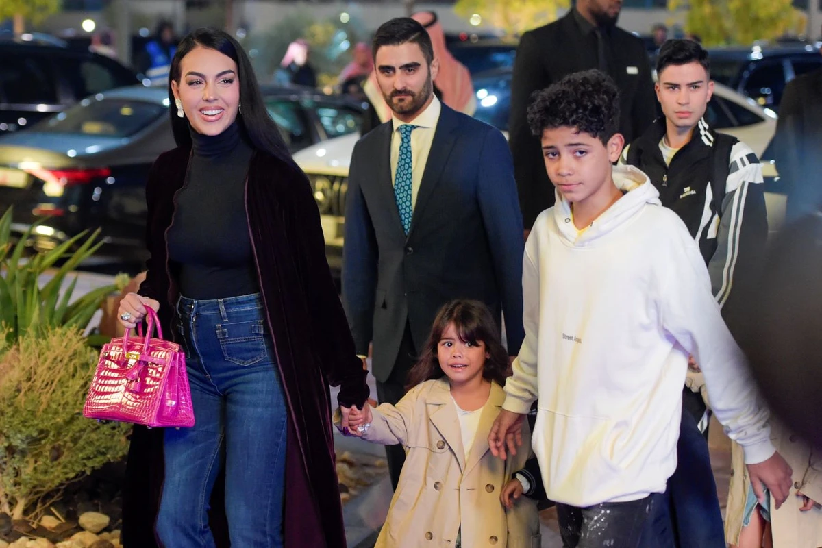 Argentine model Georgina Rodriguez sported an elegant abaya from Qatari label Dollab Line. (Getty Images)