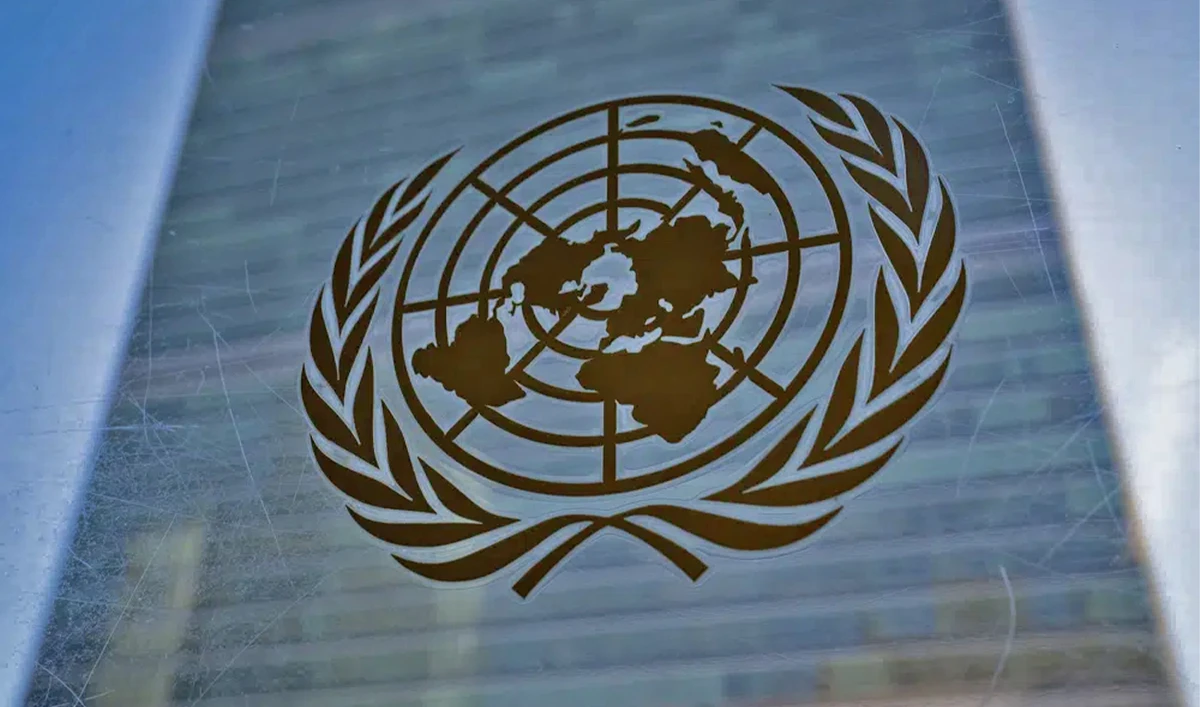 The symbol of the United Nations is displayed outside the Secretariat Building, on February 28, 2022, at the United Nations Headquarters, US. (Photo courtesy: AP/File)