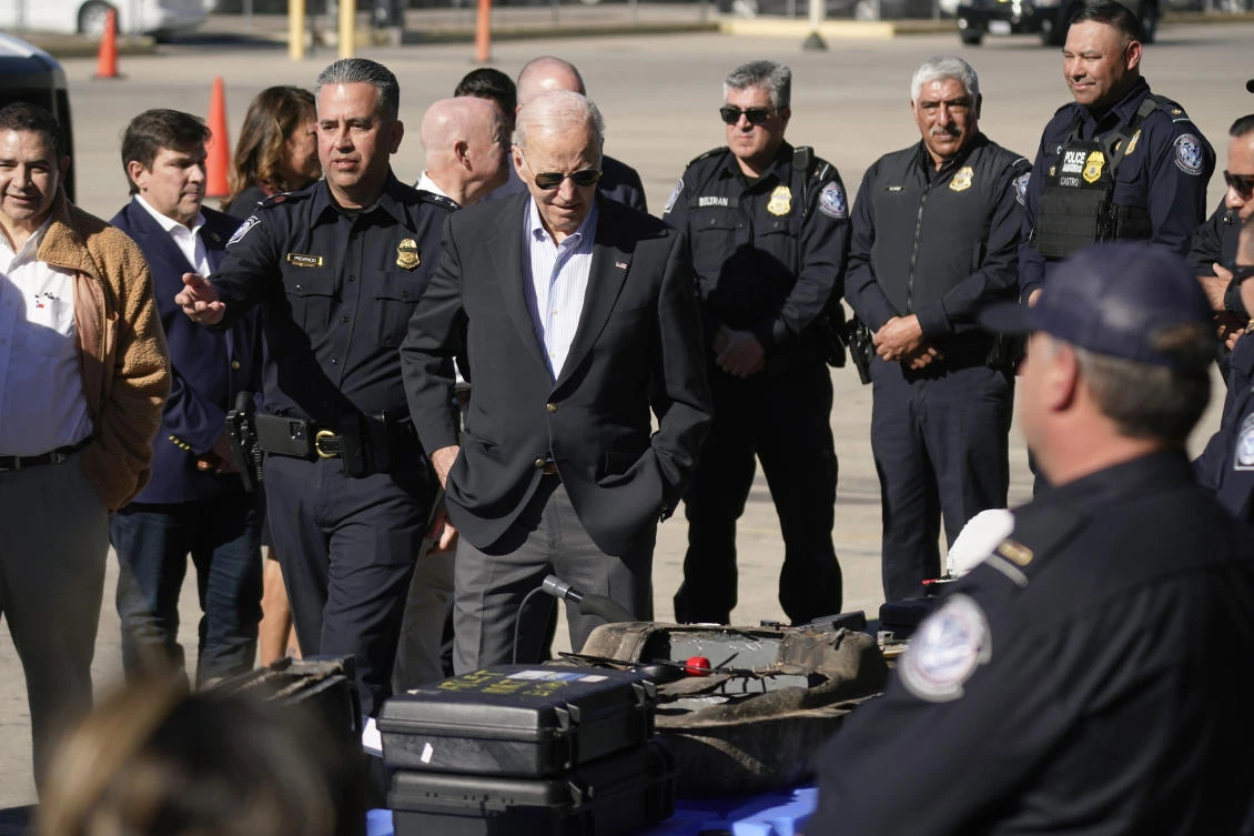 Biden visits US-Mexico border as immigration issue heats up