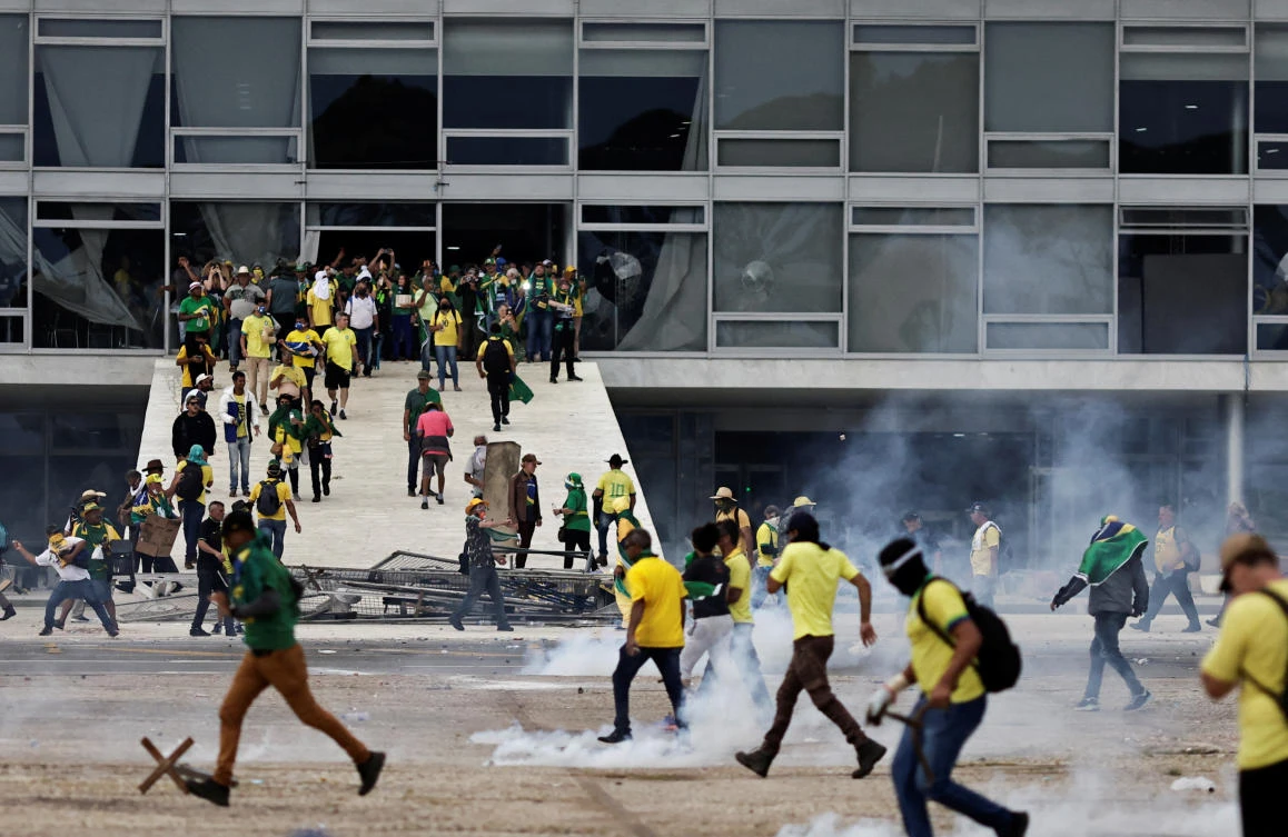 Supporters of Brazil's former President Jair Bolsonaro demonstrate against President Luiz Inacio Lula da Silva, outside Planalto Palace in Brasilia. (REUTERS)