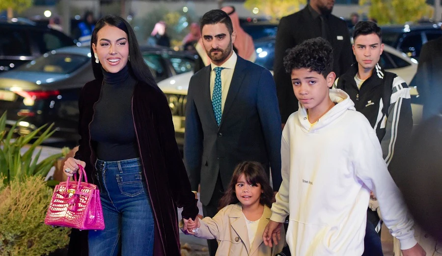 Saudi fans flock to recreate Georgina Rodriguez’s style as Ronaldo settles in Saudi Arabia