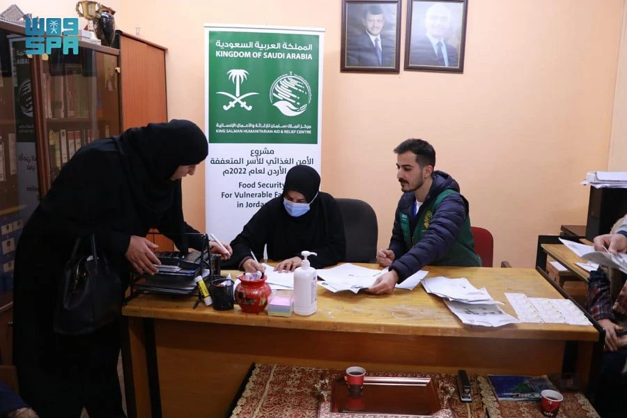 KSRelief distributing food coupons in Jerash, Jordan. (SPA)