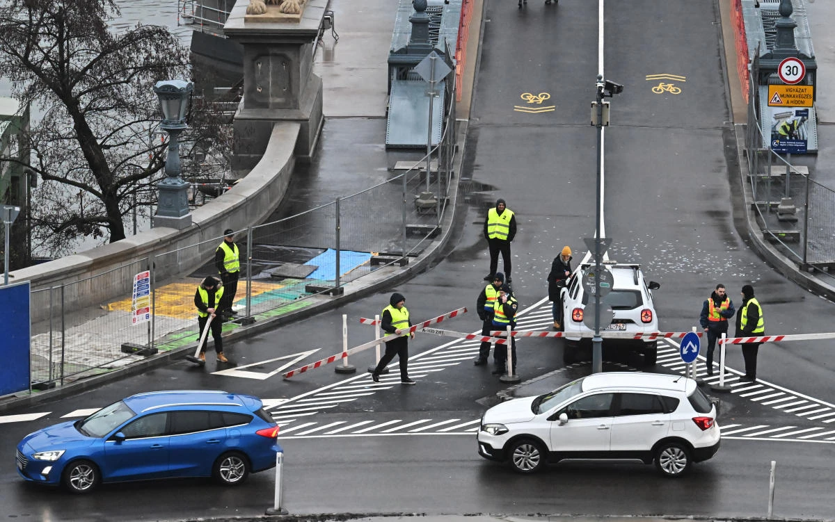 Policeman dies in Budapest knife attack, 2 others injured