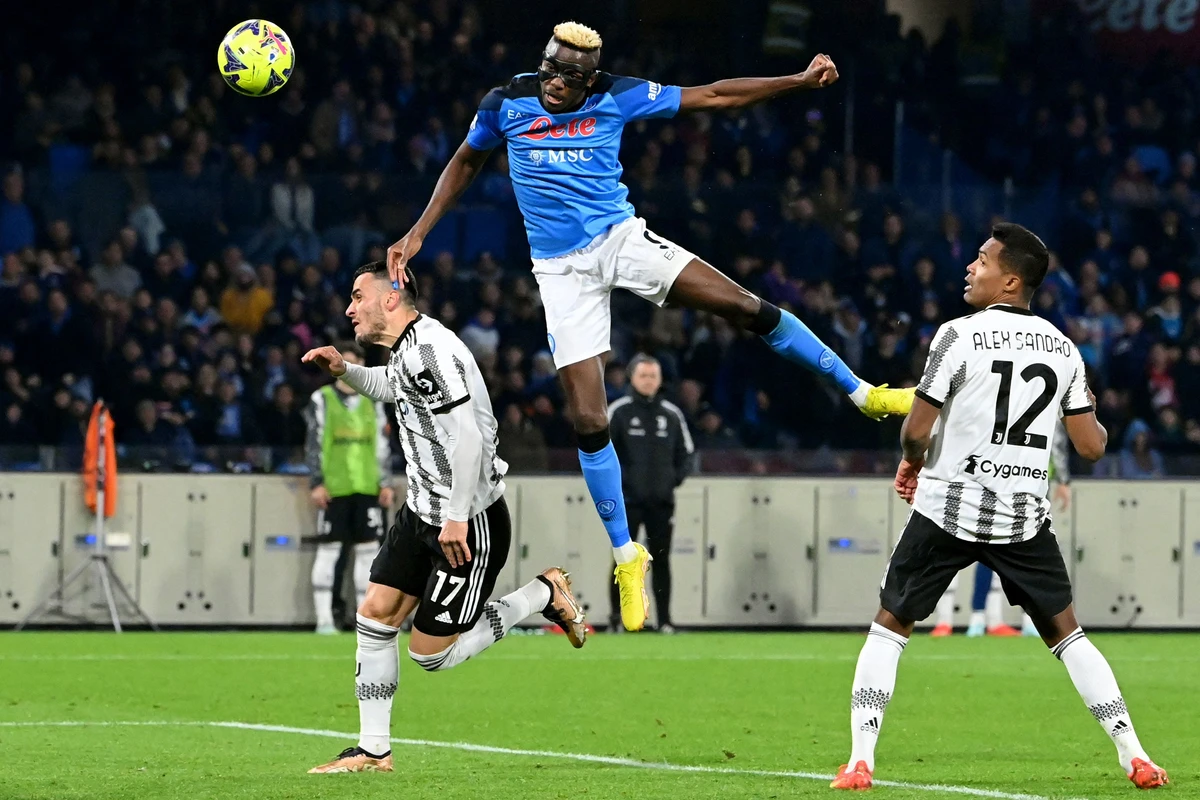 Napoli crush 2nd-placed Juventus 5-1 to go 10 points clear