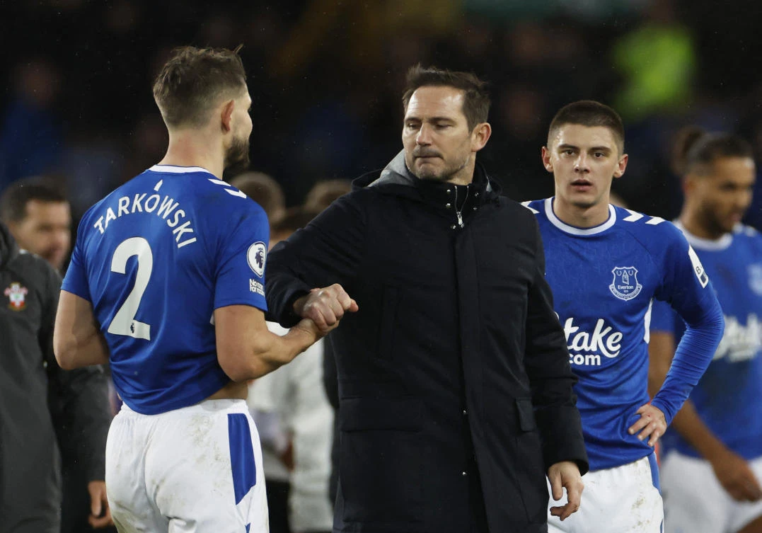 Lampard will ‘go again’ after troubled Everton crash amid fans protest