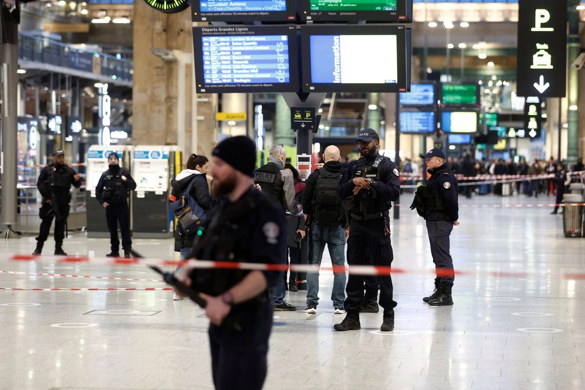 French police secure the area after a man with a knife wounded several people at the Gare du Nord train station in Paris. (File/Reuters)