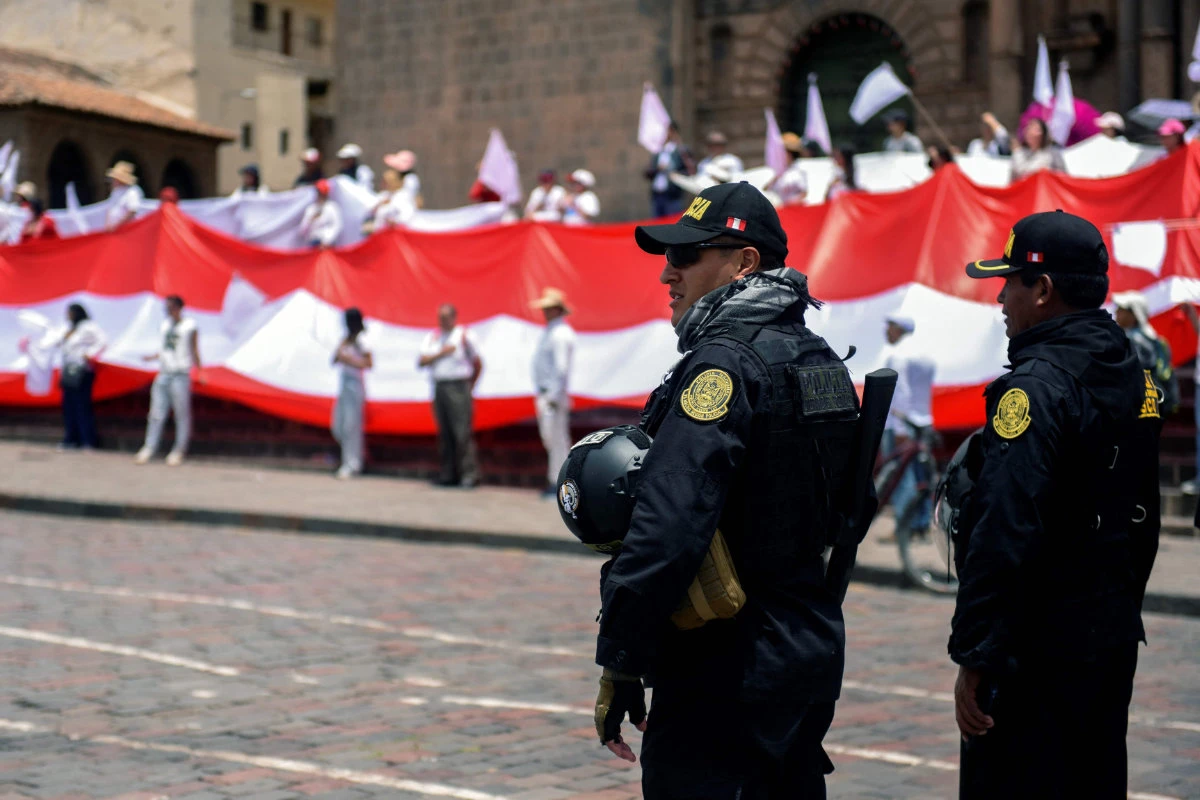 Amid state of emergency, Peruvians mourn protest dead