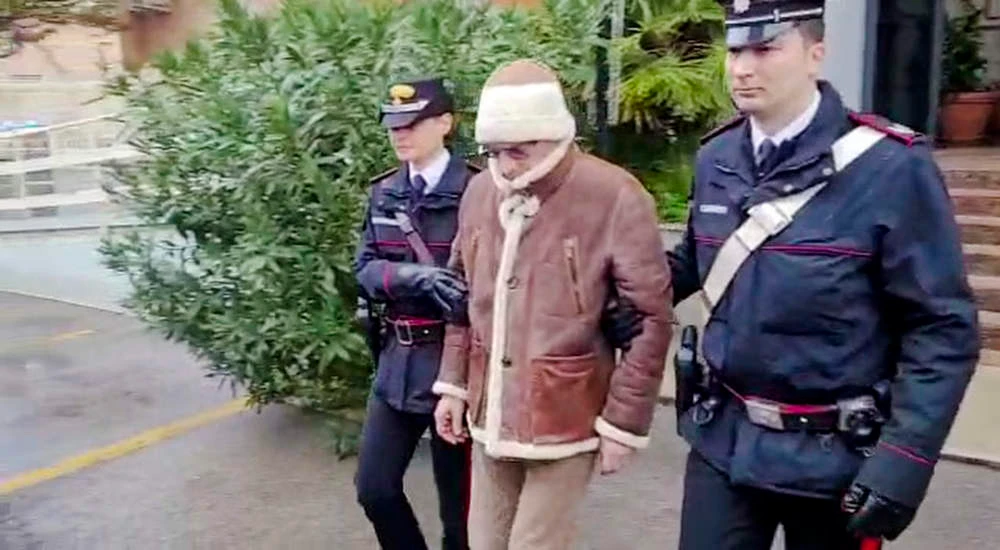 Hideouts, wigs and cash: an Italian mobster’s life on the run
