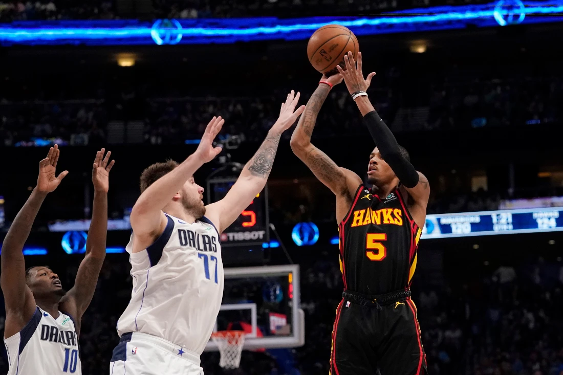Murray, Young lead Hawks past Donic, Mavericks, 130-122
