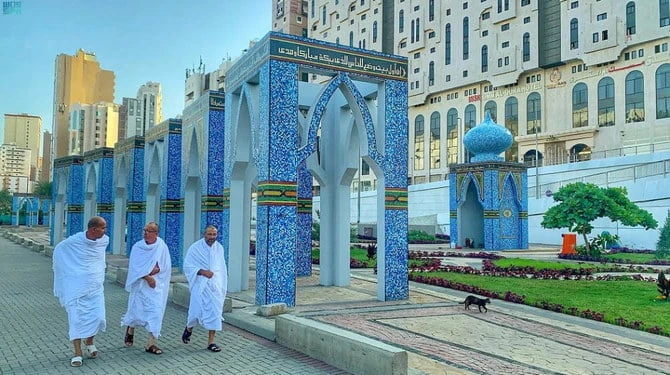 The beautification of Makkah continues with new murals adorning street walls on the way to the Grand Mosque. (SPA photos)