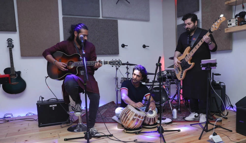 Makan hosts Indian music night in Jeddah