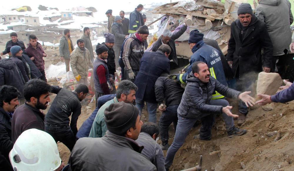 Strong quake in northwest Iran kills at least three people
