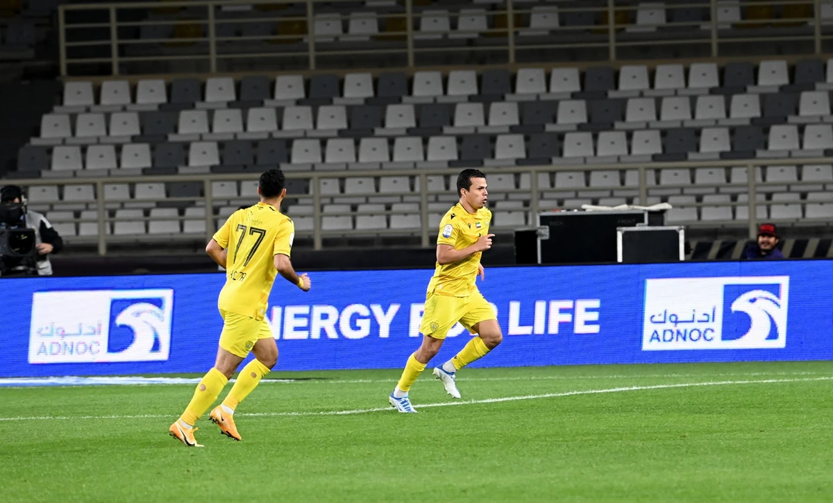 Al-Wasl's Fabio Lima (right) celebrates scoring against Al-Wahda (Twitter/@UAEProLeague)