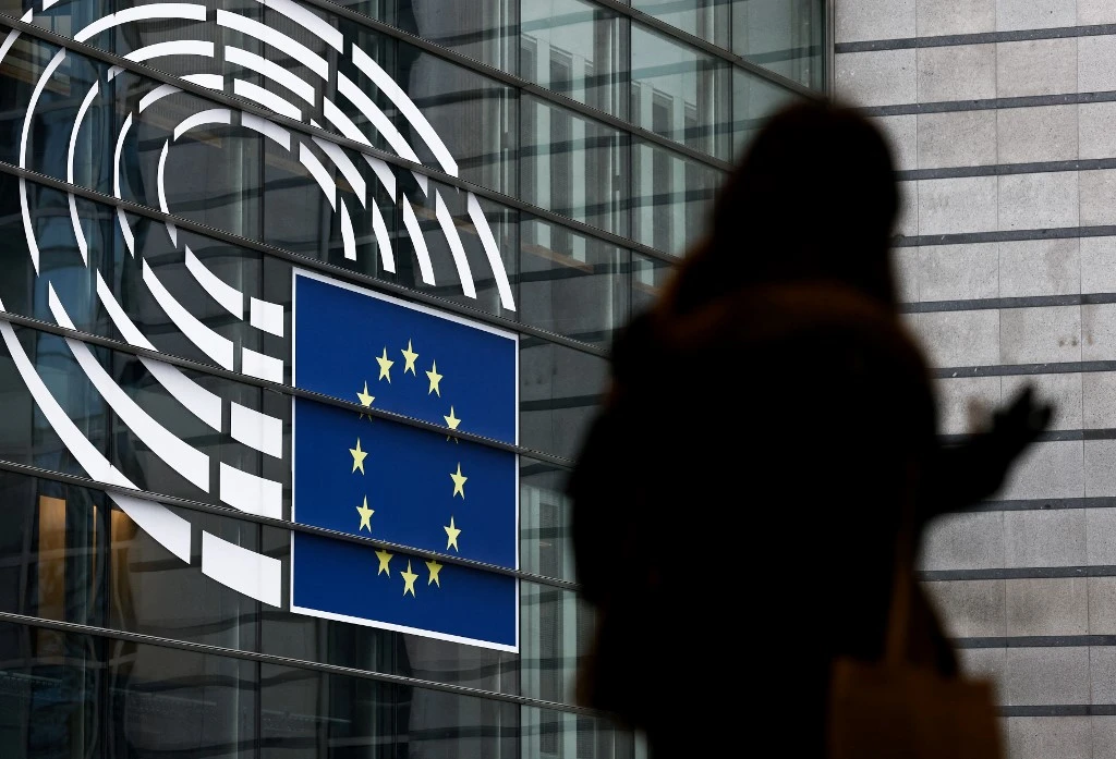 Tech giants in Europe could pay for 5G, fiber networks under fresh EU plans